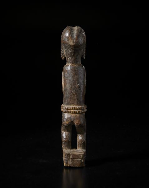 Fang - Gabon : Scultura antropomorfa. Legno duro a patina scura.  - Asta Asta 422 | AFRICA, OCEANIA E AMERICHE - ARTIGIANATO AFRICANO: VARI COMMITTENTI E SELEZIONE DALLA COLLEZIONE BARTOLOMUCCI Online - Associazione Nazionale - Case d'Asta italiane