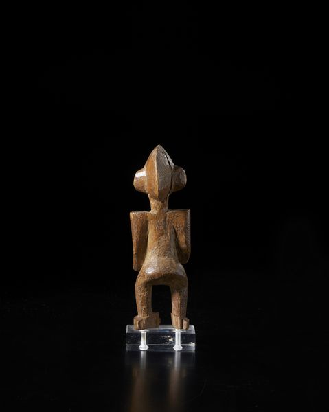 Senufo - Costa d'Avorio/Mali/Burkina Faso : Scultura antropomorfa. Legno duro a patina chiara.  - Asta Asta 422 | AFRICA, OCEANIA E AMERICHE - ARTIGIANATO AFRICANO: VARI COMMITTENTI E SELEZIONE DALLA COLLEZIONE BARTOLOMUCCI Online - Associazione Nazionale - Case d'Asta italiane