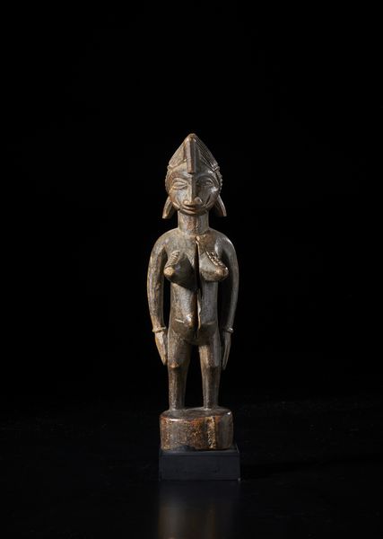 Senufo - Costa d'Avorio/Mali : Scultura antropomorfa. Legno scuro a patina scura.  - Asta Asta 422 | AFRICA, OCEANIA E AMERICHE - ARTIGIANATO AFRICANO: VARI COMMITTENTI E SELEZIONE DALLA COLLEZIONE BARTOLOMUCCI Online - Associazione Nazionale - Case d'Asta italiane