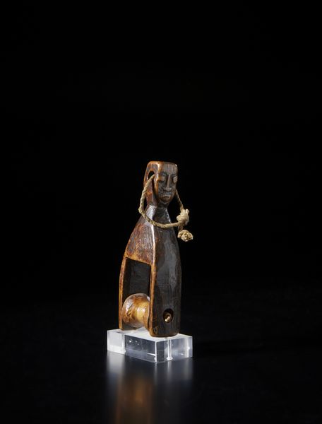 Dogon - Mali : Puleggia da telaio per tessuti. Legno duro a patina scura e fibre.  - Asta Asta 422 | AFRICA, OCEANIA E AMERICHE - ARTIGIANATO AFRICANO: VARI COMMITTENTI E SELEZIONE DALLA COLLEZIONE BARTOLOMUCCI Online - Associazione Nazionale - Case d'Asta italiane