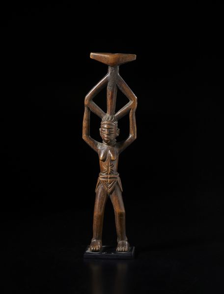 Mossi - Burkina Faso : Fischietto con figura antropomorfa con braccia alzate.Legno duro a patina chiara.  - Asta Asta 422 | AFRICA, OCEANIA E AMERICHE - ARTIGIANATO AFRICANO: VARI COMMITTENTI E SELEZIONE DALLA COLLEZIONE BARTOLOMUCCI Online - Associazione Nazionale - Case d'Asta italiane