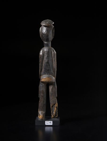 Lobi - Burkina Faso/Costa d'Avorio : Scultura antropomorfa Bateba. Legno duro a patina scura.  - Asta Asta 422 | AFRICA, OCEANIA E AMERICHE - ARTIGIANATO AFRICANO: VARI COMMITTENTI E SELEZIONE DALLA COLLEZIONE BARTOLOMUCCI Online - Associazione Nazionale - Case d'Asta italiane