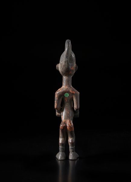 Igbo - Nigeria : Scultura antropomorfa. Legno a patina scura e pigmenti.  - Asta Asta 422 | AFRICA, OCEANIA E AMERICHE - ARTIGIANATO AFRICANO: VARI COMMITTENTI E SELEZIONE DALLA COLLEZIONE BARTOLOMUCCI Online - Associazione Nazionale - Case d'Asta italiane