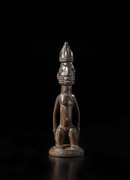 Yoruba -Nigeria : Scultura antropomorfa di gemello singolo ibeji. Legno duro a patina scura.  - Asta Asta 422 | AFRICA, OCEANIA E AMERICHE - ARTIGIANATO AFRICANO: VARI COMMITTENTI E SELEZIONE DALLA COLLEZIONE BARTOLOMUCCI Online - Associazione Nazionale - Case d'Asta italiane