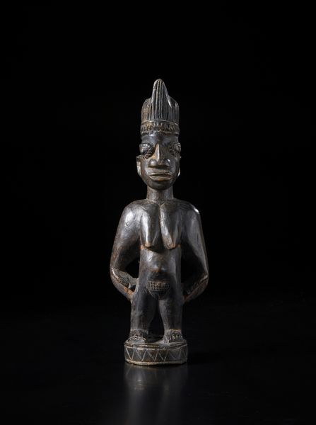 Yoruba -Nigeria : Scultura antropomorfa di gemello singolo Ibeji.Legno duro a patina scura e ferro.  - Asta Asta 422 | AFRICA, OCEANIA E AMERICHE - ARTIGIANATO AFRICANO: VARI COMMITTENTI E SELEZIONE DALLA COLLEZIONE BARTOLOMUCCI Online - Associazione Nazionale - Case d'Asta italiane