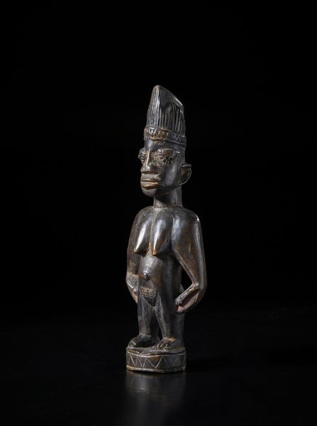 Yoruba -Nigeria : Scultura antropomorfa di gemello singolo Ibeji.Legno duro a patina scura e ferro.  - Asta Asta 422 | AFRICA, OCEANIA E AMERICHE - ARTIGIANATO AFRICANO: VARI COMMITTENTI E SELEZIONE DALLA COLLEZIONE BARTOLOMUCCI Online - Associazione Nazionale - Case d'Asta italiane