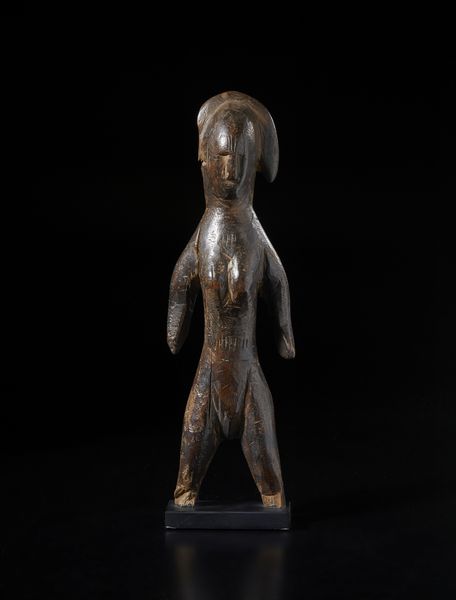 Bambara - Mali : Scultura  antropomorfa con mancanza. Legno a patina scura e marrone.  - Asta Asta 422 | AFRICA, OCEANIA E AMERICHE - ARTIGIANATO AFRICANO: VARI COMMITTENTI E SELEZIONE DALLA COLLEZIONE BARTOLOMUCCI Online - Associazione Nazionale - Case d'Asta italiane