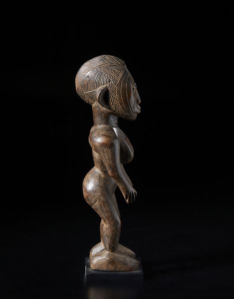 Mossi - Burkina Faso : Scultura antropomorfa. Legno duro a patina marrone.  - Asta Asta 422 | AFRICA, OCEANIA E AMERICHE - ARTIGIANATO AFRICANO: VARI COMMITTENTI E SELEZIONE DALLA COLLEZIONE BARTOLOMUCCI Online - Associazione Nazionale - Case d'Asta italiane