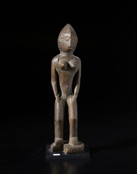 Mossi - Burkina Faso : Scultura antropomorfa. Legno duro a patina scura.  - Asta Asta 422 | AFRICA, OCEANIA E AMERICHE - ARTIGIANATO AFRICANO: VARI COMMITTENTI E SELEZIONE DALLA COLLEZIONE BARTOLOMUCCI Online - Associazione Nazionale - Case d'Asta italiane