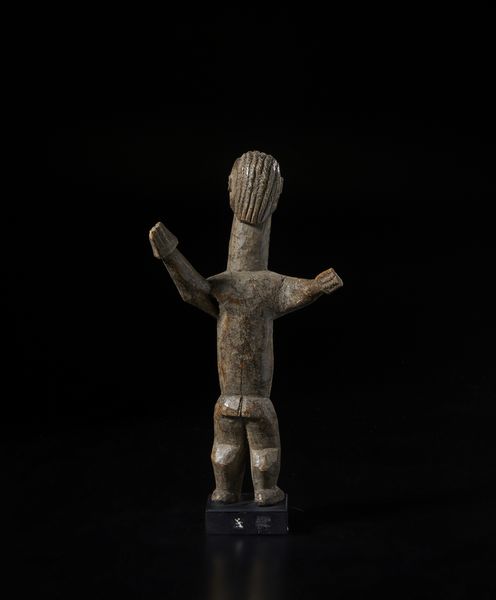 Lobi - Burkina Faso/Costa d'Avorio : Scultura antropomorfa Bateba con braccia alzate.Legno duro a patina scura.  - Asta Asta 422 | AFRICA, OCEANIA E AMERICHE - ARTIGIANATO AFRICANO: VARI COMMITTENTI E SELEZIONE DALLA COLLEZIONE BARTOLOMUCCI Online - Associazione Nazionale - Case d'Asta italiane