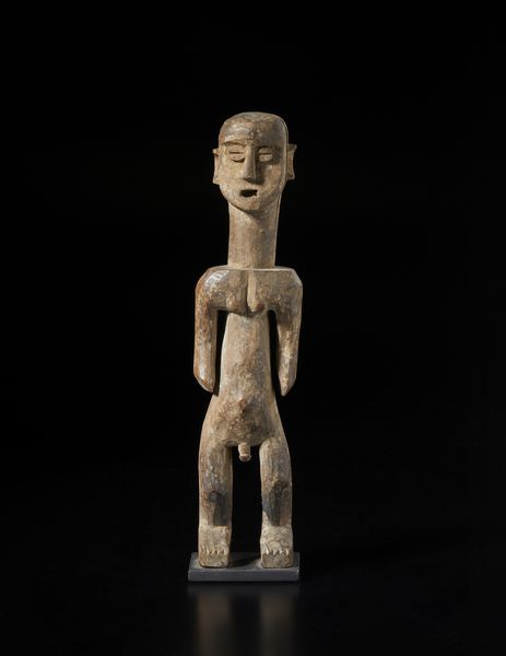 Adan - Togo/Ghana : Scultura antropomorfa stilizzata.Legno duro a patina chiara.  - Asta Asta 422 | AFRICA, OCEANIA E AMERICHE - ARTIGIANATO AFRICANO: VARI COMMITTENTI E SELEZIONE DALLA COLLEZIONE BARTOLOMUCCI Online - Associazione Nazionale - Case d'Asta italiane