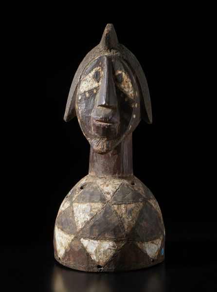 Mossi - Burkina Faso : Maschera a casco con testa antropomorfa. Legno e pigmenti.  - Asta Asta 422 | AFRICA, OCEANIA E AMERICHE - ARTIGIANATO AFRICANO: VARI COMMITTENTI E SELEZIONE DALLA COLLEZIONE BARTOLOMUCCI Online - Associazione Nazionale - Case d'Asta italiane