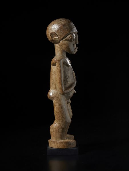 Lobi - Burkina Faso/Costa d'Avorio : Scultura antropomorfa Bateba.Legno duro a patina naturale.  - Asta Asta 422 | AFRICA, OCEANIA E AMERICHE - ARTIGIANATO AFRICANO: VARI COMMITTENTI E SELEZIONE DALLA COLLEZIONE BARTOLOMUCCI Online - Associazione Nazionale - Case d'Asta italiane