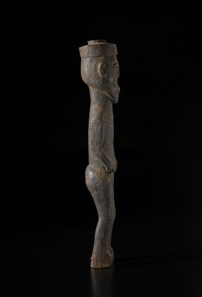 Lobi - Burkina Faso/Costa d'Avorio : Scultura antropomorfa. Legno a patina scura.  - Asta Asta 422 | AFRICA, OCEANIA E AMERICHE - ARTIGIANATO AFRICANO: VARI COMMITTENTI E SELEZIONE DALLA COLLEZIONE BARTOLOMUCCI Online - Associazione Nazionale - Case d'Asta italiane