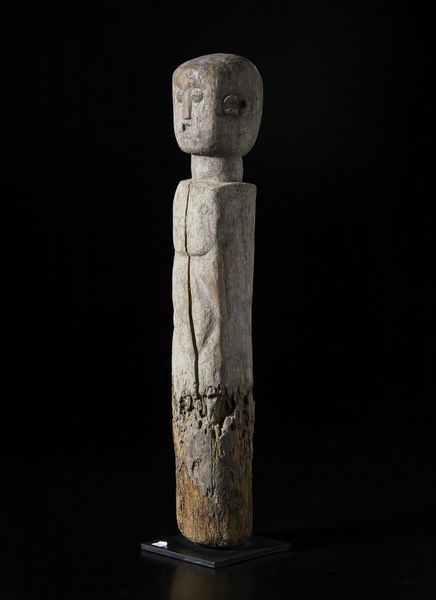 Fon - Nigeria/Benin : Palo scultura in forma antropomorfa stilizzata. Legno.  - Asta Asta 422 | AFRICA, OCEANIA E AMERICHE - ARTIGIANATO AFRICANO: VARI COMMITTENTI E SELEZIONE DALLA COLLEZIONE BARTOLOMUCCI Online - Associazione Nazionale - Case d'Asta italiane