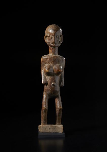 Lobi - Burkina Faso : Scultura in legno duro.  - Asta Asta 422 | AFRICA, OCEANIA E AMERICHE - ARTIGIANATO AFRICANO: VARI COMMITTENTI E SELEZIONE DALLA COLLEZIONE BARTOLOMUCCI Online - Associazione Nazionale - Case d'Asta italiane