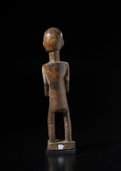 Lobi - Burkina Faso : Scultura in legno duro.  - Asta Asta 422 | AFRICA, OCEANIA E AMERICHE - ARTIGIANATO AFRICANO: VARI COMMITTENTI E SELEZIONE DALLA COLLEZIONE BARTOLOMUCCI Online - Associazione Nazionale - Case d'Asta italiane