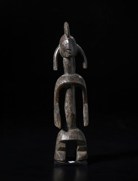 Mumuye - Nigeria/Camerun : Scultura antropomorfa stilizzata. Legno duro a patina scura.  - Asta Asta 422 | AFRICA, OCEANIA E AMERICHE - ARTIGIANATO AFRICANO: VARI COMMITTENTI E SELEZIONE DALLA COLLEZIONE BARTOLOMUCCI Online - Associazione Nazionale - Case d'Asta italiane