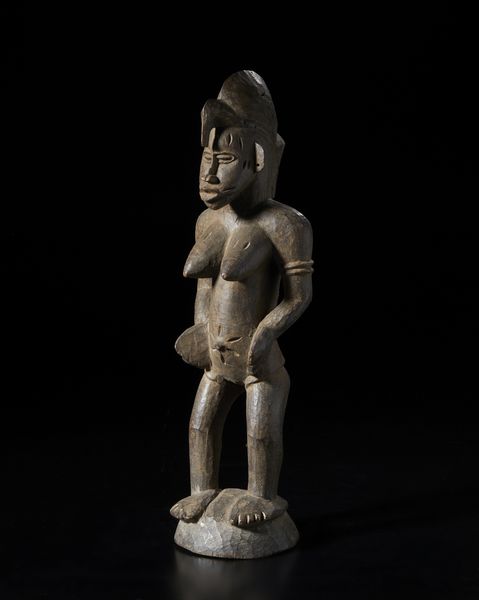 Senufo - Costa d'Avorio/Mali : Grande scultura antropomorfa.Legno duro a patina bruna.  - Asta Asta 422 | AFRICA, OCEANIA E AMERICHE - ARTIGIANATO AFRICANO: VARI COMMITTENTI E SELEZIONE DALLA COLLEZIONE BARTOLOMUCCI Online - Associazione Nazionale - Case d'Asta italiane