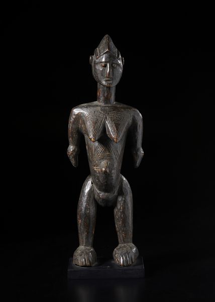 Mossi - Burkina Faso : Scultura antropomorfa femminile. Legno duro a patina scura.  - Asta Asta 422 | AFRICA, OCEANIA E AMERICHE - ARTIGIANATO AFRICANO: VARI COMMITTENTI E SELEZIONE DALLA COLLEZIONE BARTOLOMUCCI Online - Associazione Nazionale - Case d'Asta italiane