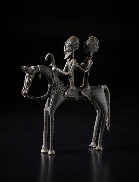 Dogon - Mali : Scultura di cavallo con due cavalieri.Lega di rame.  - Asta Asta 422 | AFRICA, OCEANIA E AMERICHE - ARTIGIANATO AFRICANO: VARI COMMITTENTI E SELEZIONE DALLA COLLEZIONE BARTOLOMUCCI Online - Associazione Nazionale - Case d'Asta italiane