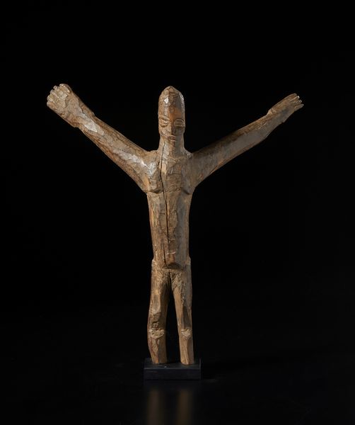 Lobi - Burkina Faso/Costa d'Avorio : Scultura antropomorfa Bateba con braccia alzate. Legno duro a patina chiara.  - Asta Asta 422 | AFRICA, OCEANIA E AMERICHE - ARTIGIANATO AFRICANO: VARI COMMITTENTI E SELEZIONE DALLA COLLEZIONE BARTOLOMUCCI Online - Associazione Nazionale - Case d'Asta italiane