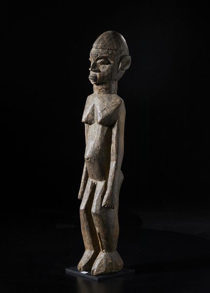 Lobi - Burkina Faso/Costa d'Avorio : Scultura antropomorfa Bateba. Legno duro a patina scura.  - Asta Asta 422 | AFRICA, OCEANIA E AMERICHE - ARTIGIANATO AFRICANO: VARI COMMITTENTI E SELEZIONE DALLA COLLEZIONE BARTOLOMUCCI Online - Associazione Nazionale - Case d'Asta italiane