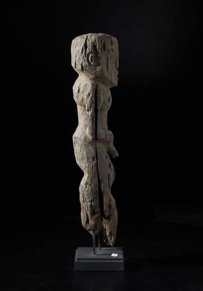 Fon - Nigeria/Benin : Scultura antropomorfa. Legno.  - Asta Asta 422 | AFRICA, OCEANIA E AMERICHE - ARTIGIANATO AFRICANO: VARI COMMITTENTI E SELEZIONE DALLA COLLEZIONE BARTOLOMUCCI Online - Associazione Nazionale - Case d'Asta italiane