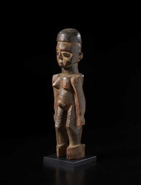 Lobi - Burkina Faso/Costa d'Avorio : Scultura antropomorfa Bateba. Legno duro a patina naturale e pigmento.  - Asta Asta 422 | AFRICA, OCEANIA E AMERICHE - ARTIGIANATO AFRICANO: VARI COMMITTENTI E SELEZIONE DALLA COLLEZIONE BARTOLOMUCCI Online - Associazione Nazionale - Case d'Asta italiane