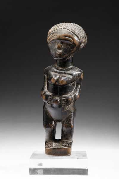 Ashanti - Ghana : Scultura antropomorfa femminile Ashanti o Fanti. Legno duro a patina nera.  - Asta Asta 422 | AFRICA, OCEANIA E AMERICHE - ARTIGIANATO AFRICANO: VARI COMMITTENTI E SELEZIONE DALLA COLLEZIONE BARTOLOMUCCI Online - Associazione Nazionale - Case d'Asta italiane