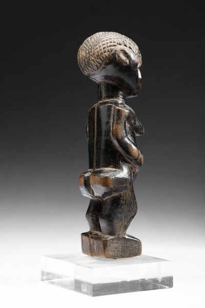 Ashanti - Ghana : Scultura antropomorfa femminile Ashanti o Fanti. Legno duro a patina nera.  - Asta Asta 422 | AFRICA, OCEANIA E AMERICHE - ARTIGIANATO AFRICANO: VARI COMMITTENTI E SELEZIONE DALLA COLLEZIONE BARTOLOMUCCI Online - Associazione Nazionale - Case d'Asta italiane