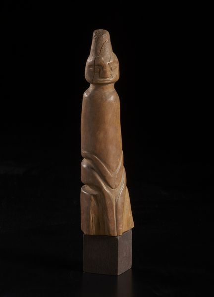 Artigianato africano : Scultura a forma di corno con figura antropomorfa stilizzata. Legno duro a patina chiara.  - Asta Asta 422 | AFRICA, OCEANIA E AMERICHE - ARTIGIANATO AFRICANO: VARI COMMITTENTI E SELEZIONE DALLA COLLEZIONE BARTOLOMUCCI Online - Associazione Nazionale - Case d'Asta italiane