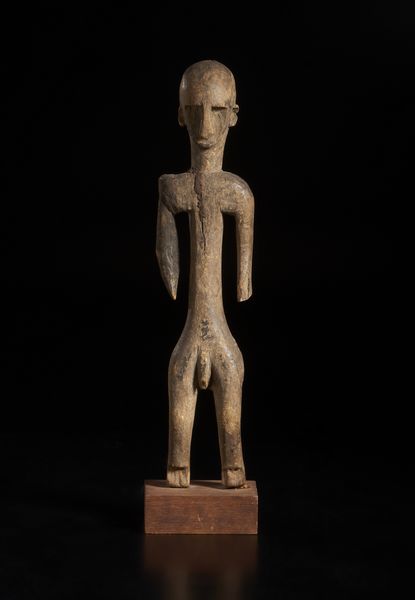 Bambara - Mali : Scultura antropomorfa maschile. Legno a patina naturale.  - Asta Asta 422 | AFRICA, OCEANIA E AMERICHE - ARTIGIANATO AFRICANO: VARI COMMITTENTI E SELEZIONE DALLA COLLEZIONE BARTOLOMUCCI Online - Associazione Nazionale - Case d'Asta italiane