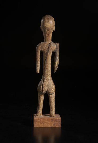 Bambara - Mali : Scultura antropomorfa maschile. Legno a patina naturale.  - Asta Asta 422 | AFRICA, OCEANIA E AMERICHE - ARTIGIANATO AFRICANO: VARI COMMITTENTI E SELEZIONE DALLA COLLEZIONE BARTOLOMUCCI Online - Associazione Nazionale - Case d'Asta italiane