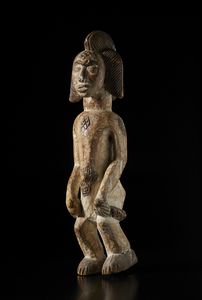 Punu - Gabon : Scultura antropomorfa. Legno, pigmenti e caolino.  - Asta Asta 422 | AFRICA, OCEANIA E AMERICHE - ARTIGIANATO AFRICANO: VARI COMMITTENTI E SELEZIONE DALLA COLLEZIONE BARTOLOMUCCI Online - Associazione Nazionale - Case d'Asta italiane