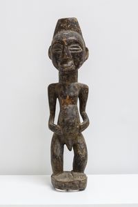 Luba - Repubblica Democratica del Congo - Scultura antropomorfa. Legno duro a patina scura.