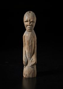 Artigianato africano - Scultura antropomorfa. Legno duro a patina naturale.