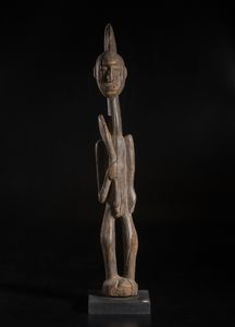 Mossi - Burkina Faso - Scultura antropomorfa di dignitario con insegna di rango. Legno duro a patina naturale.