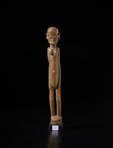 Lobi - Burkina Faso/Costa d'Avorio - Scultura  antropomorfa. Legno duro a patina naturale.