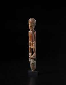 Lobi - Burkina Faso/Costa d'Avorio - Scultura-palo in legno duro, metallo.