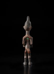 Igbo - Nigeria : Scultura antropomorfa. Legno a patina scura e pigmenti.  - Asta Asta 422 | AFRICA, OCEANIA E AMERICHE - ARTIGIANATO AFRICANO: VARI COMMITTENTI E SELEZIONE DALLA COLLEZIONE BARTOLOMUCCI Online - Associazione Nazionale - Case d'Asta italiane