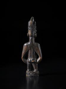 Yoruba -Nigeria : Scultura antropomorfa di gemello singolo Ibeji.Legno duro a patina scura e ferro.  - Asta Asta 422 | AFRICA, OCEANIA E AMERICHE - ARTIGIANATO AFRICANO: VARI COMMITTENTI E SELEZIONE DALLA COLLEZIONE BARTOLOMUCCI Online - Associazione Nazionale - Case d'Asta italiane