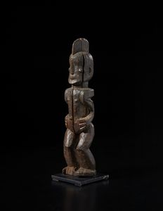 Igbo - Nigeria - Scultura antropomorfa.Legno duro a patina scura.