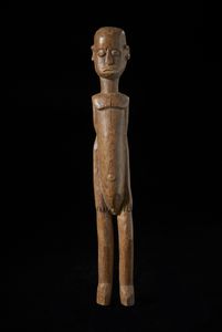 Lobi - Burkina Faso - Scultura antropomorfa o Bateba. Legno duro a patina marrone.