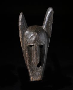 Bambara - Mali - Maschera Iena. Legno duro a patina scura.