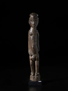 Lobi - Burkina Faso - Scultura  antropomorfa Bateba.Legno duro a patina scura.