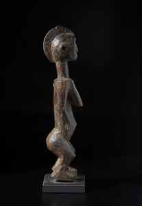 Mossi - Burkina Faso : Grande scultura antropomorfa Mossi o Bambara. Legno duro con patina.  - Asta Asta 422 | AFRICA, OCEANIA E AMERICHE - ARTIGIANATO AFRICANO: VARI COMMITTENTI E SELEZIONE DALLA COLLEZIONE BARTOLOMUCCI Online - Associazione Nazionale - Case d'Asta italiane