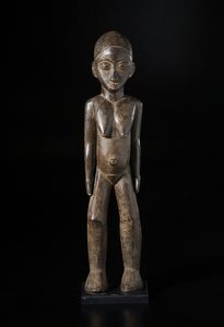 Lobi - Burkina Faso - Grande scultura antropomorfa Bateba. Legno duro a patina scura.