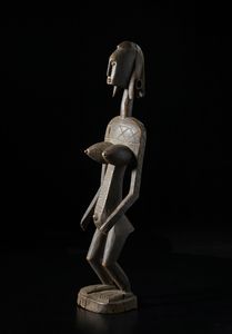 Bambara - Mali : Scultura antropomorfa femminile. Legno duro a patina scura.  - Asta Asta 422 | AFRICA, OCEANIA E AMERICHE - ARTIGIANATO AFRICANO: VARI COMMITTENTI E SELEZIONE DALLA COLLEZIONE BARTOLOMUCCI Online - Associazione Nazionale - Case d'Asta italiane