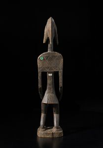 Bambara - Mali : Scultura antropomorfa femminile. Legno duro a patina scura.  - Asta Asta 422 | AFRICA, OCEANIA E AMERICHE - ARTIGIANATO AFRICANO: VARI COMMITTENTI E SELEZIONE DALLA COLLEZIONE BARTOLOMUCCI Online - Associazione Nazionale - Case d'Asta italiane